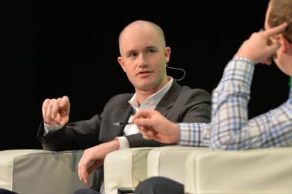 Coinbase CEO Calls for Clear Crypto Regulations in US to Catch Up with Other Global Financial Hubs