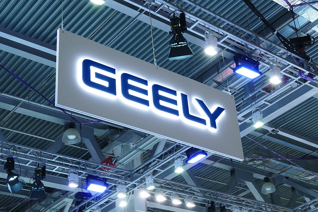 Chinese Automaker Geely Beats Revenue Expectations, Shares Up 3% Now