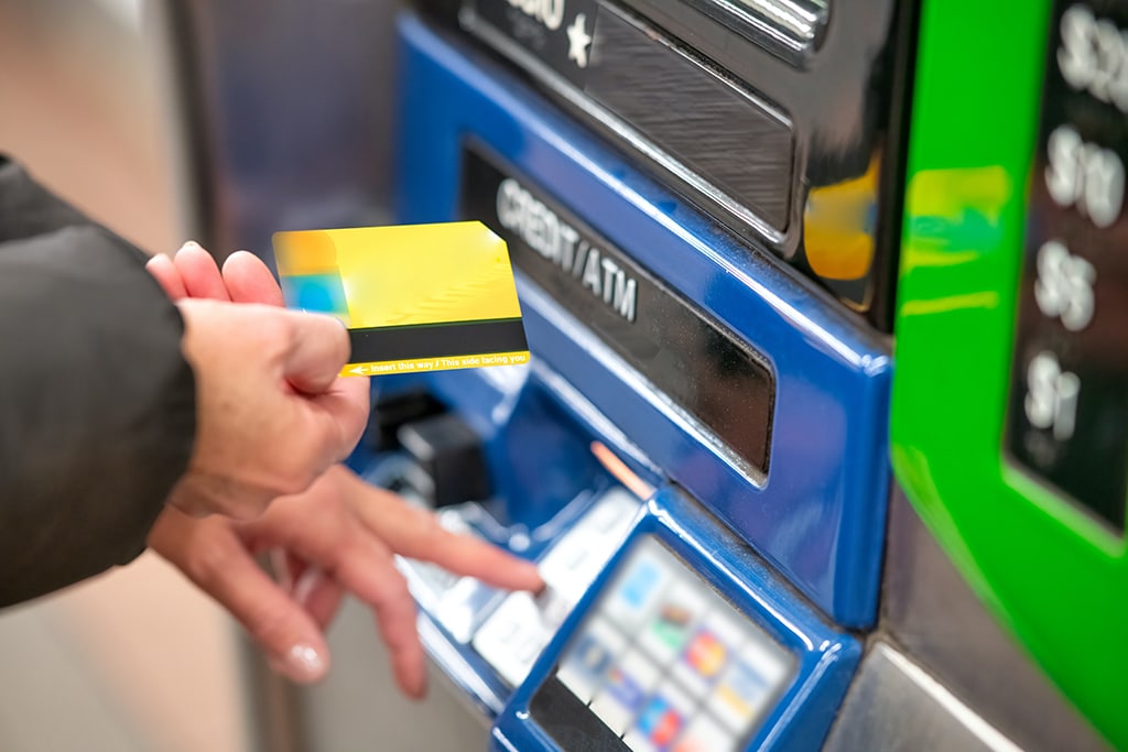 SVB Customers Tried to Withdraw All of Bank’s Deposits in Final Days, Says Fed’s Barr