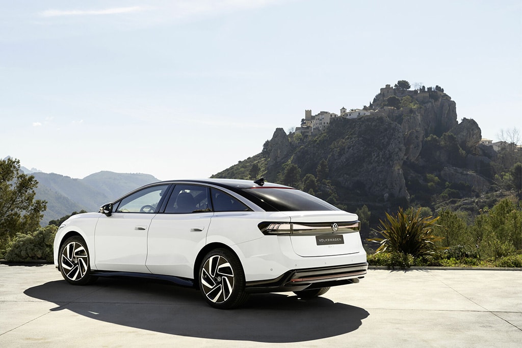 Volkswagen Introduces ID7, Next-Generation EV Built for Efficiency