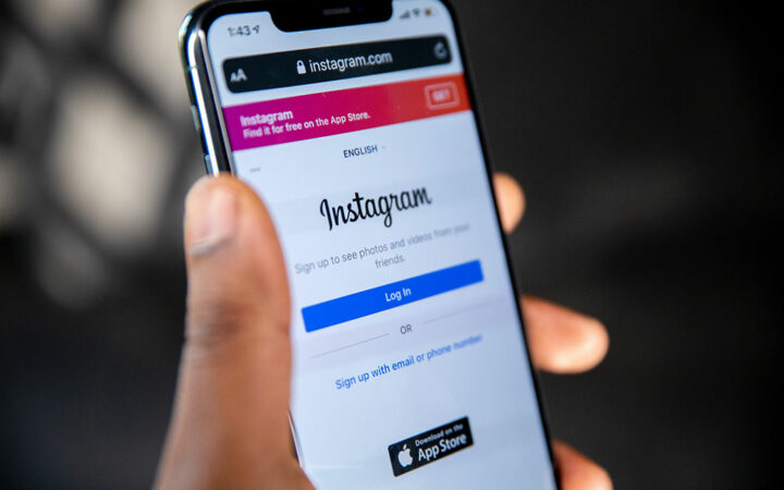Instagram Reportedly Working on AI Chatbot to Make Chats More Fun and Engaging