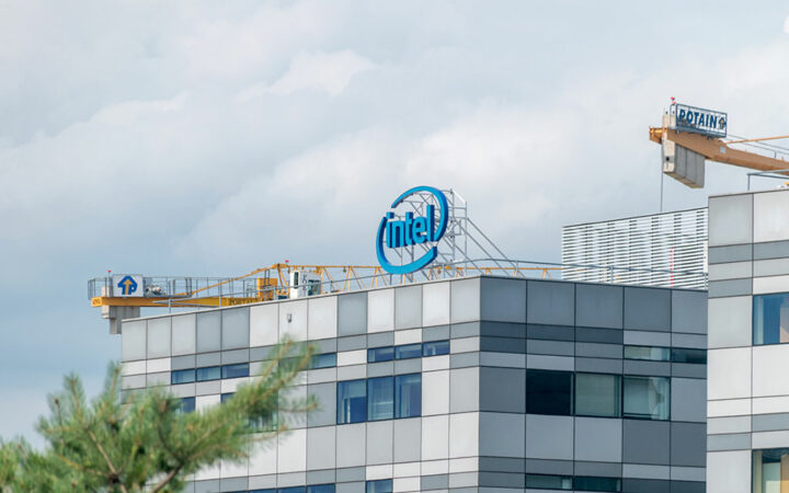 Intel (INTC) Shares Down 4.6% after Apple Announces Full Transition to In-House Chips on Mac Pro