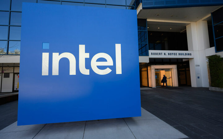 Intel (INTC) Stock Tanks 6% after Update on Its Chip Manufacturing Plans