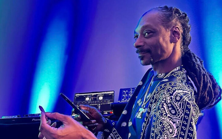 Snoop Dogg Releases New NFTs that Allow Fans Virtually Tour World with Him