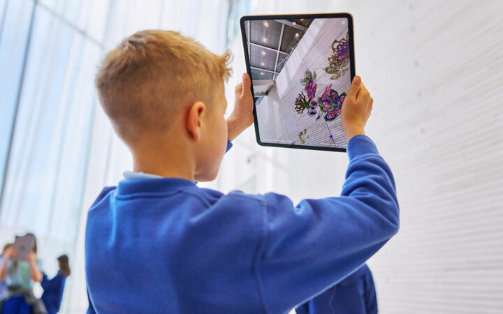 Apple Fiscal Q3 2023 Beats Sales Expectations Despite Reduced iPhone and Mac Revenue