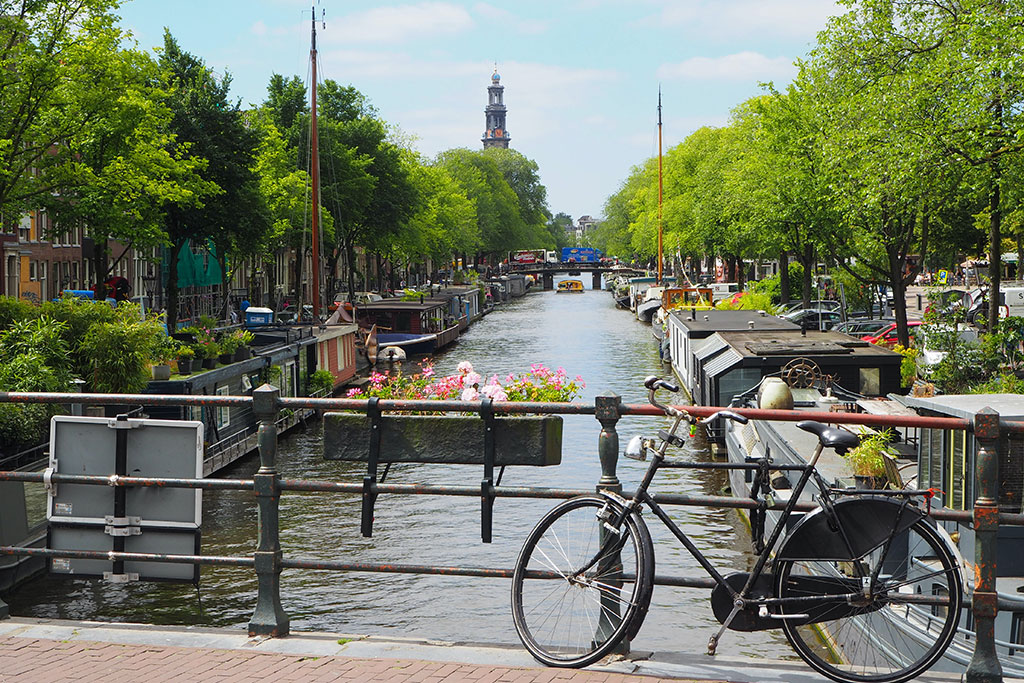Dutch Economy Enters Recession amid Consecutive Contractions