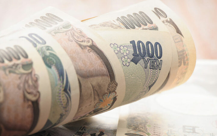 Japanese Yen Slumps to Lowest Level Against US Dollar Since November 2022