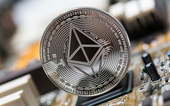 Ethereum Co-Founder Vitalik Buterin Moves 400 ETH to Coinbase
