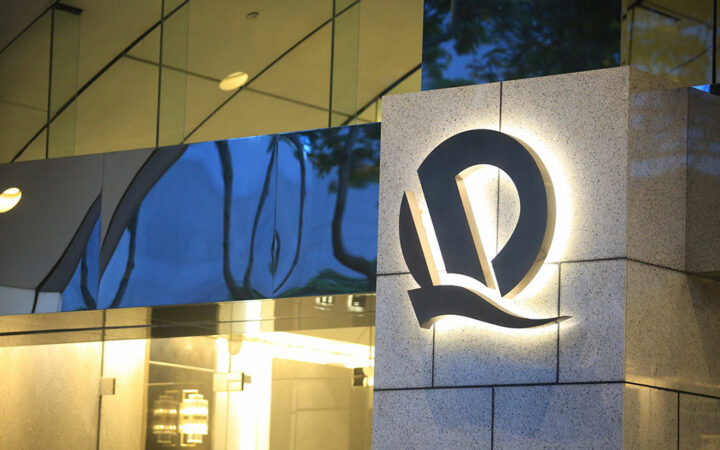 Evergrande Shares Fall 22% after Announcing Delay in Debt Restructuring Meeting Scheduled for Today
