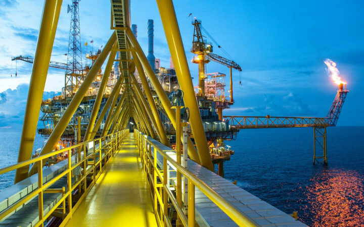 Oil Price Touches One-Year High amid Production Cuts
