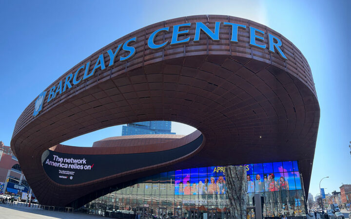 Barclays (BARC) Shares Down 6.5% amid Anticipation of Cost-Cutting Charges in Q4 2023