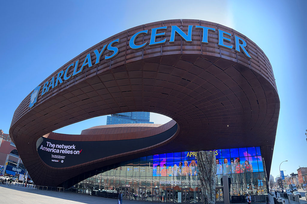 Barclays (BARC) Shares Down 6.5% amid Anticipation of Cost-Cutting Charges in Q4 2023