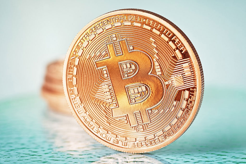 Bitcoin Struggles to Maintain Support Level Above $27K amid Weakness in Altcoins and US Stock Market Rebound