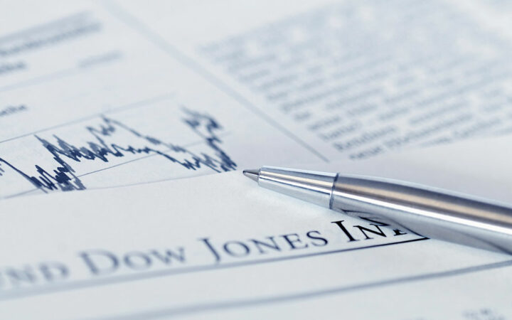 Dow Jones Rallies 500 Points while Bitcoin Remains Flattish