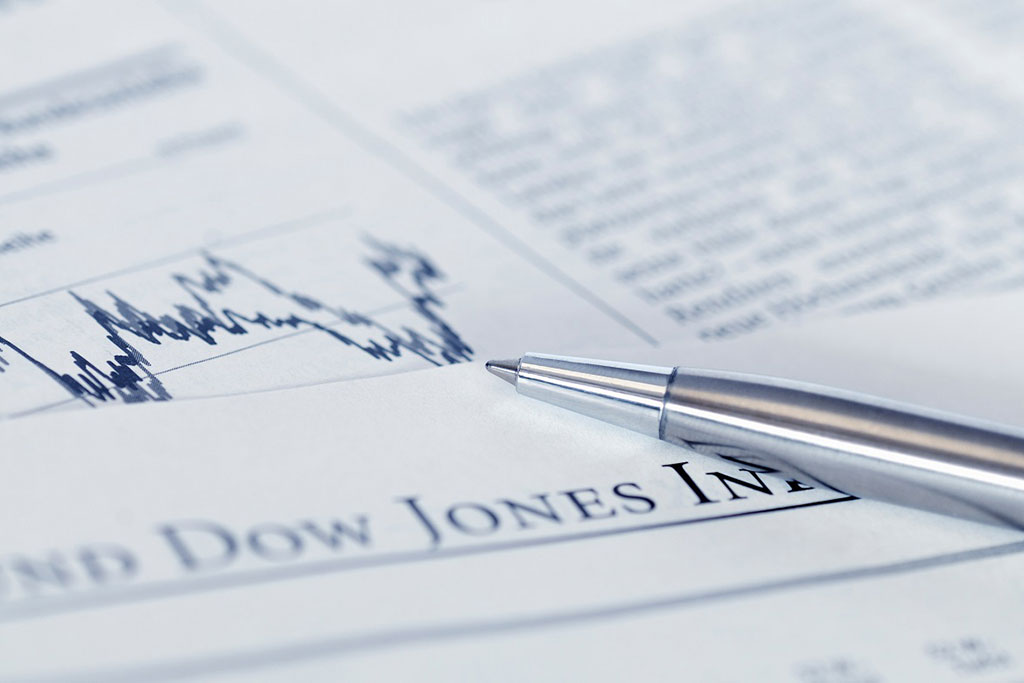 Dow Jones Rallies 500 Points while Bitcoin Remains Flattish