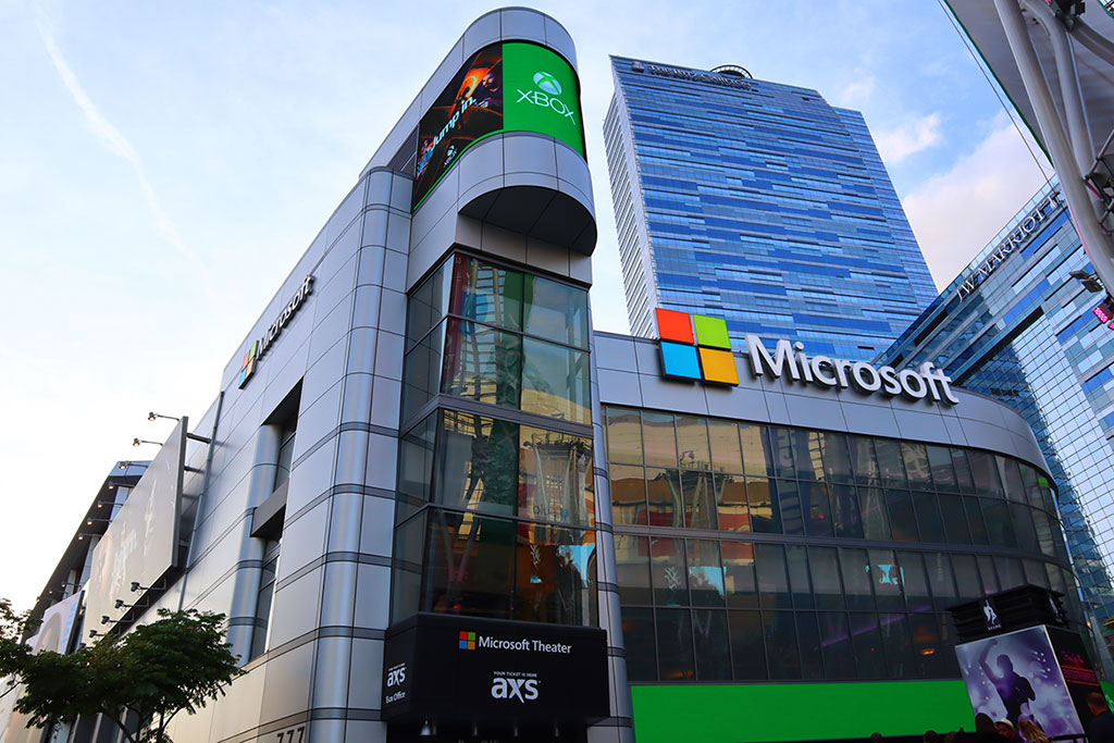 Microsoft Beats Q1 2024 Revenue Expectations with High Demand for Cloud Services