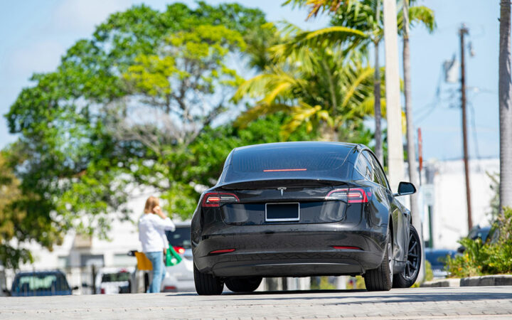 Tesla Misses Wall Street Expectations in Q3 2023 Earnings, TSLA Shares Drops Over 8%