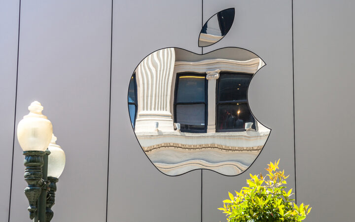 Apple Faces Class Action Lawsuit over Undue P2P Payments Power Play