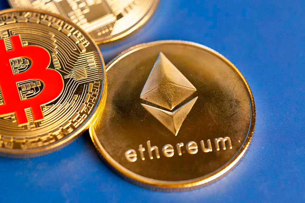 Wild Bitcoin and Ethereum Volatility Triggers Over $400M in Crypto Liquidations amid US ETF Frenzy