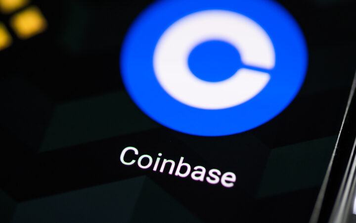 Coinbase CEO Boast Exchange’s Regulatory Compliance Efforts as Binance Chief Steps Down
