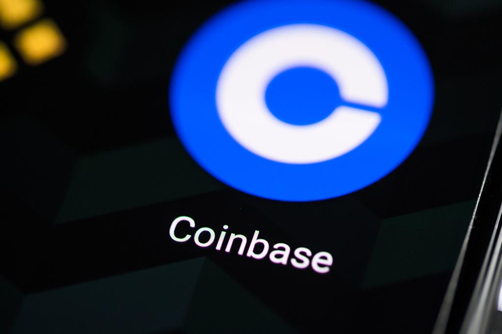 Coinbase Stock Down 3% in Pre-Market, Cathie Wood’s ARK Invest Sold $49.2M Worth of COIN Shares on Friday
