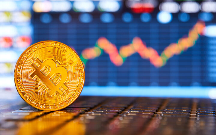 Macro Investor Dan Tapiero Expects Bitcoin Price at $100,000 as Conservative Target