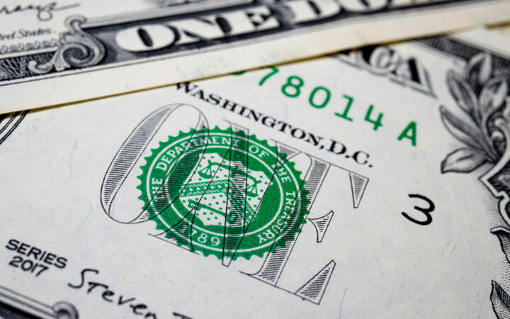Controversy Brews as US Lawmaker Proposes $1 Salary for SEC Chair