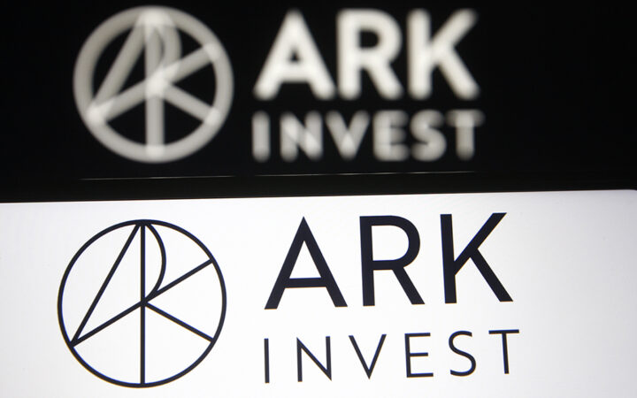 Cathie Wood’s Ark Invest Offloads $5.3M in Coinbase Holdings and Acquires $1.2M Worth of Robinhood Shares