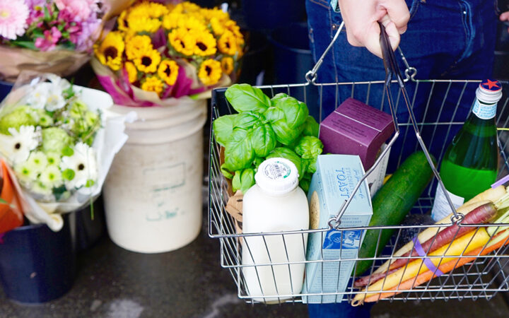 Eurozone Annual Inflation Falls to 2.4% in November