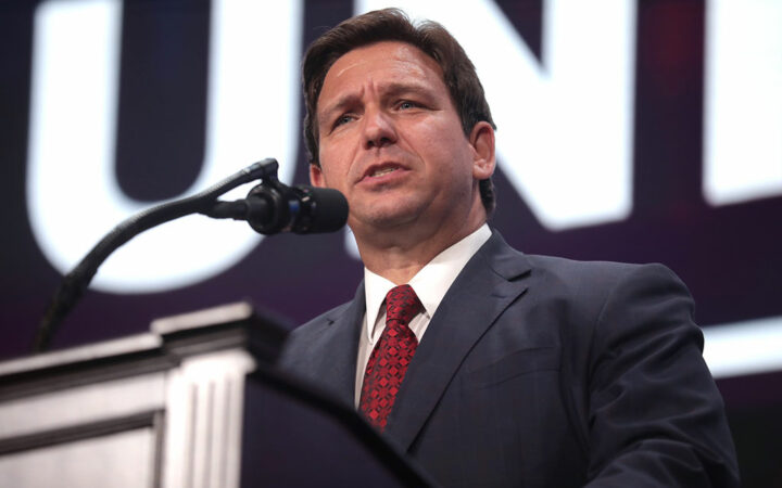 Anti-CBDC Governor Ron DeSantis Withdraws from Presidential Race, Backs Trump