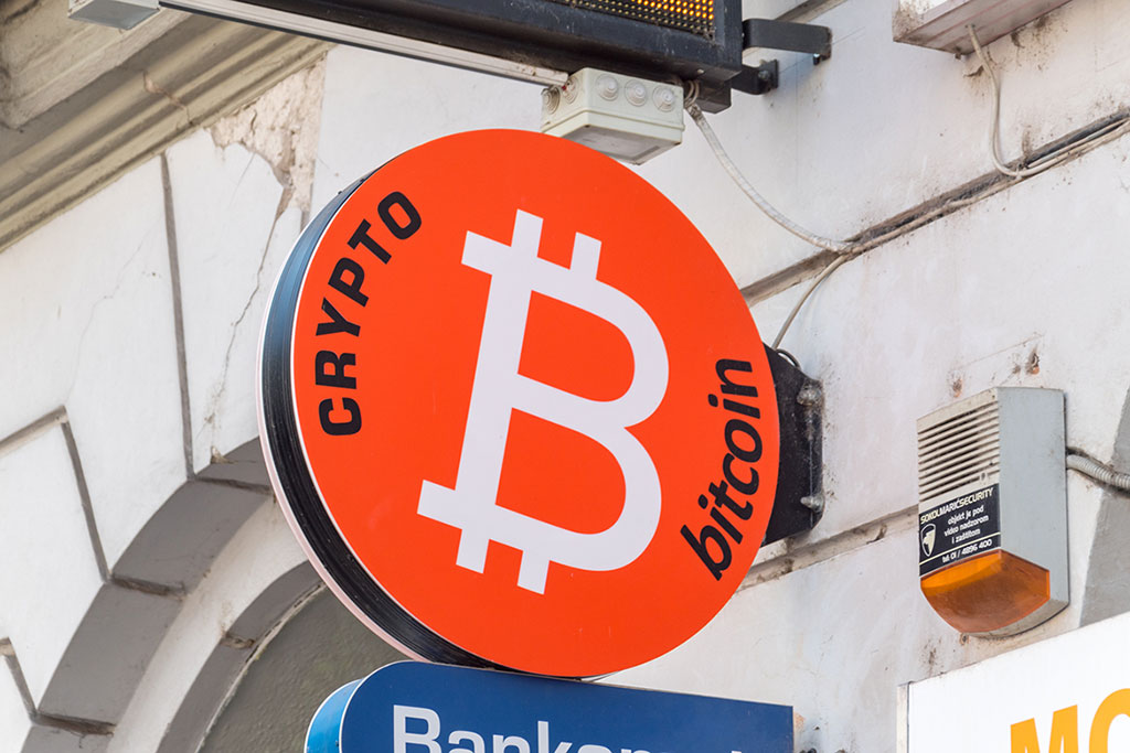 Chinese Investors Seek Exposure to Bitcoin and Other Crypto Assets amid Ailing Stock Market