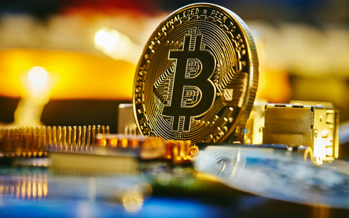 Bitcoin Price Dives Under $60,000 Soon after Hitting New ATH, $1B Liquidated