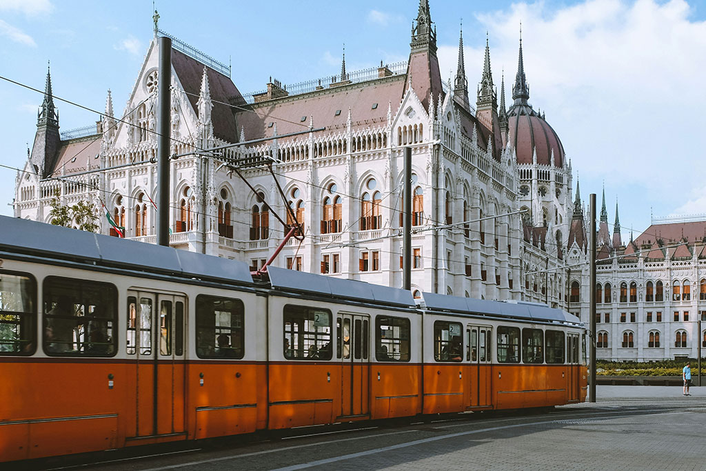 Hungary Proposes New Bill to Allow Banks to Provide Crypto Services