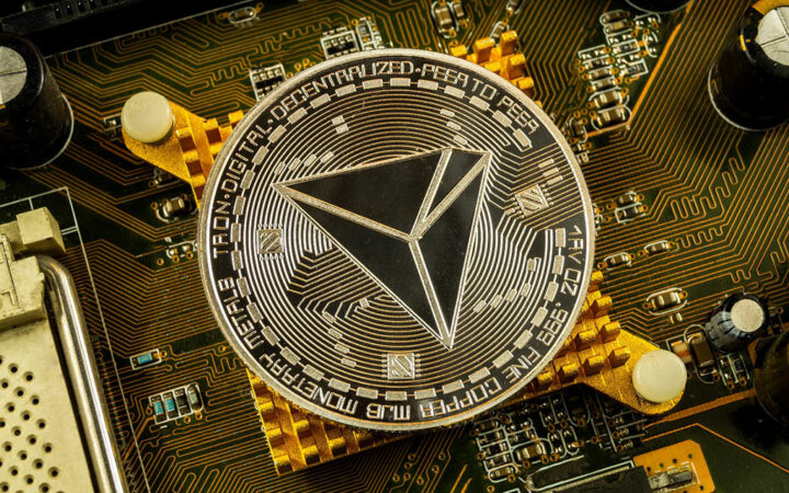 Tron Surpasses 220M Accounts Milestone, Plots Entry into Bitcoin L2 Scene