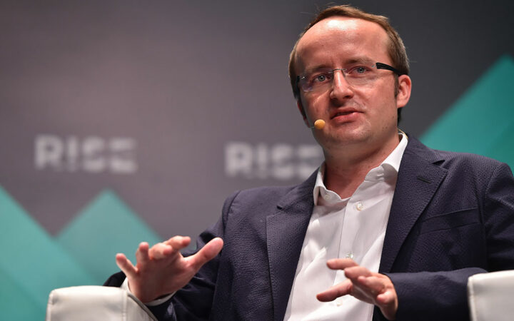 Bitcoin Selling Could Pick Up before BTC Halving 2024, Says Crypto.com CEO