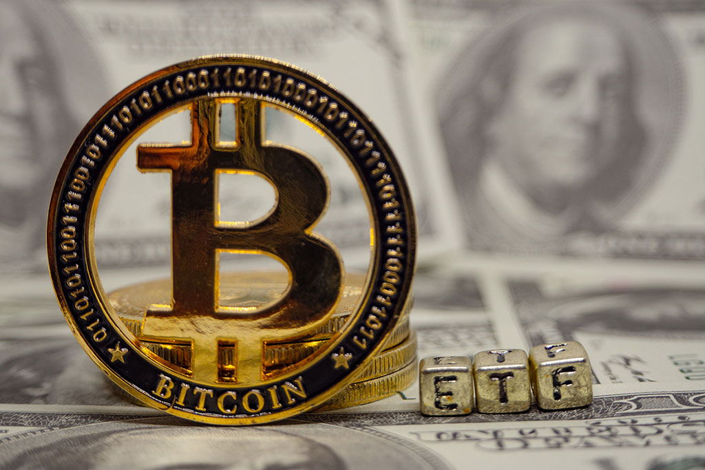 Spot Bitcoin ETFs Rebound with $62.09M Inflow, while GBTC Continues Outflow Trend