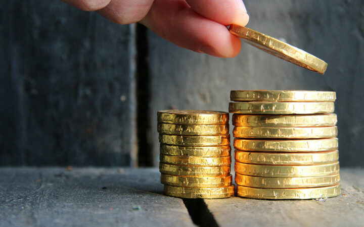 Crypto Staking Rewards Surpass S&P 500 Dividends by 450%