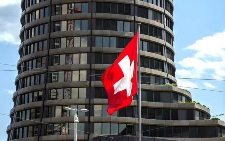 Financial Stability Institute Urges Global Consistency in Stablecoin Regulation