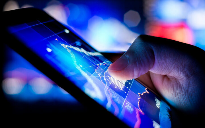 Arthur Hayes $10M GMX Unstaking Shakes Market: Investors Unphased as Price Recovers