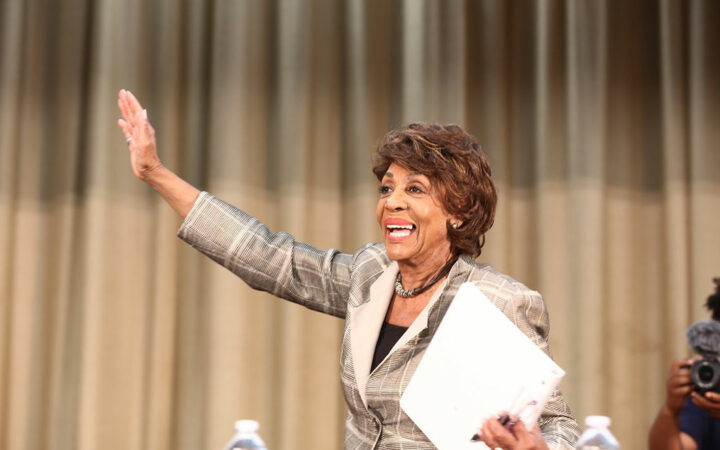 Top Democrat Maxine Waters Hints at Almost Ready Stablecoin Bill