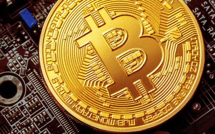 Standard Chartered Analyst Predicts Bitcoin Price ATH of $100K before US Election