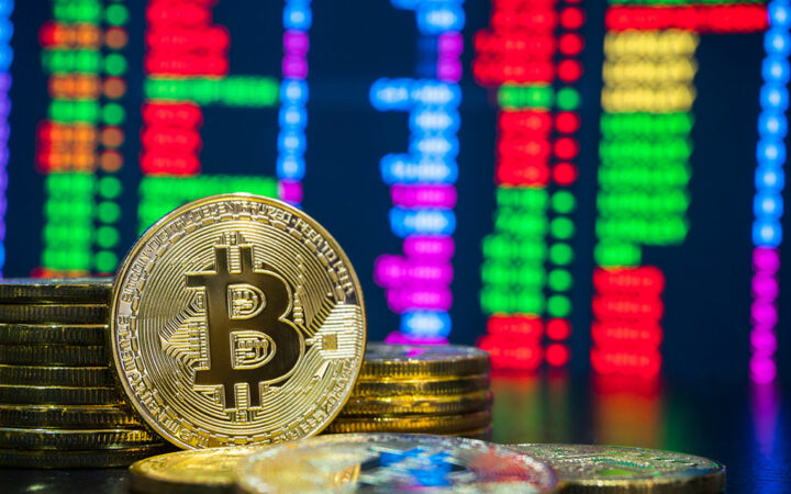 Bitcoin Dominance Peaked, Says Analyst, Altcoins to Take Charge?