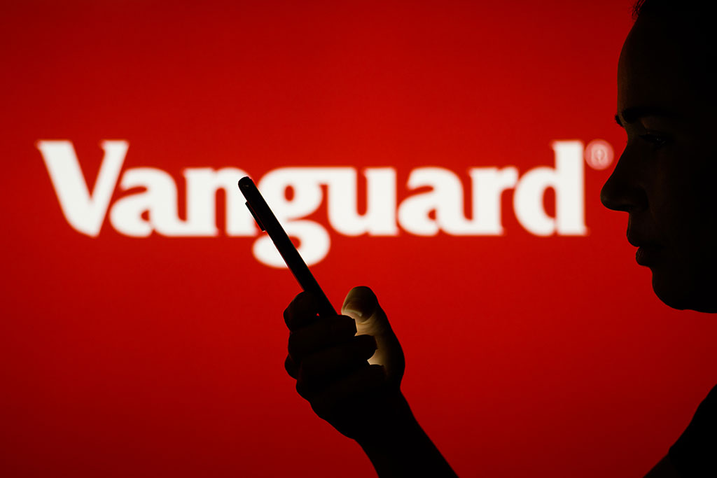 Vanguard Welcomes Former BlackRock Exec as CEO but There’s Catch