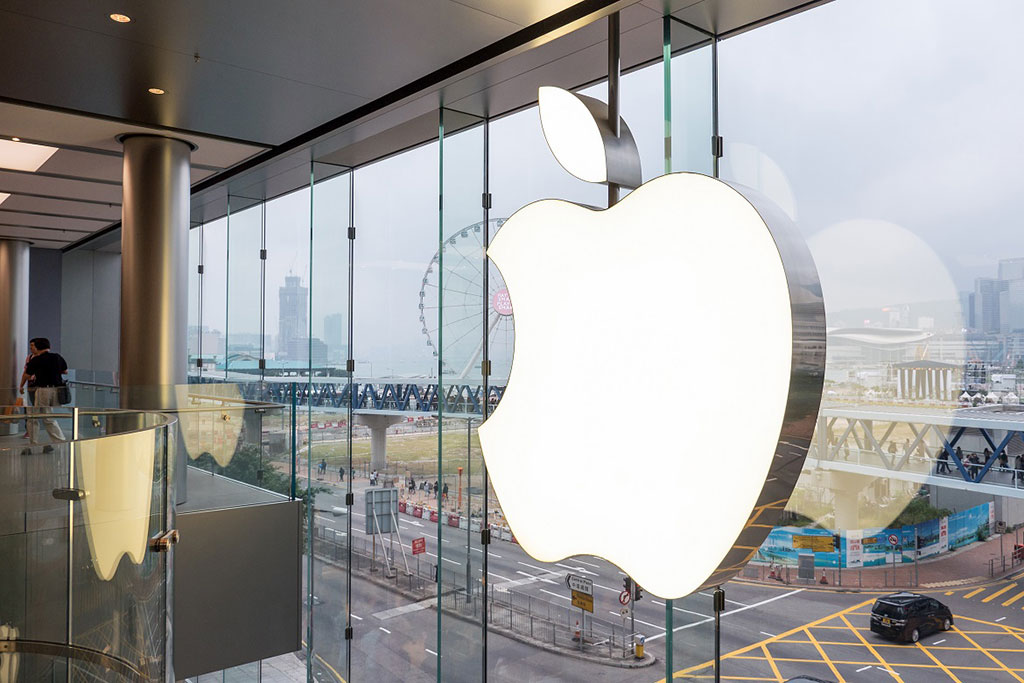 Apple Plans to Unveil iPhone AI Features, Aims to Rival Google and Samsung