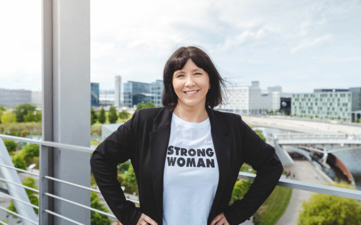 German MP Questions Government Selling Bitcoins, Asks Them to Stop