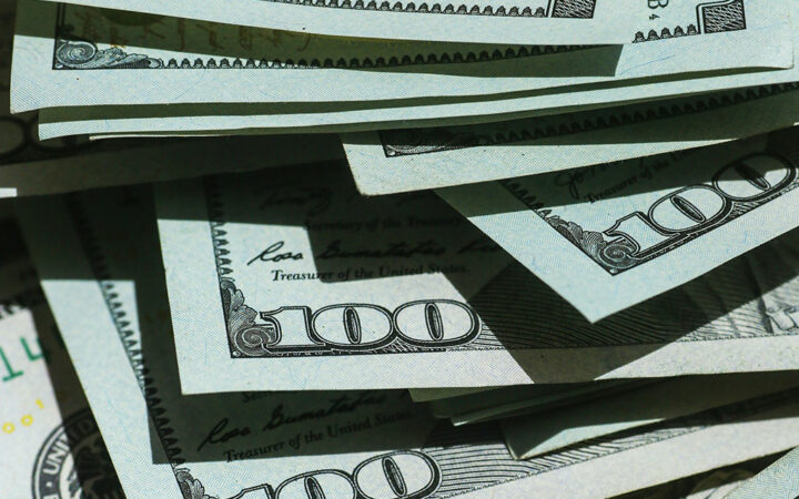 EigenLayer’s TVL Drops by $351 Million amid Airdrop Policy Backlash