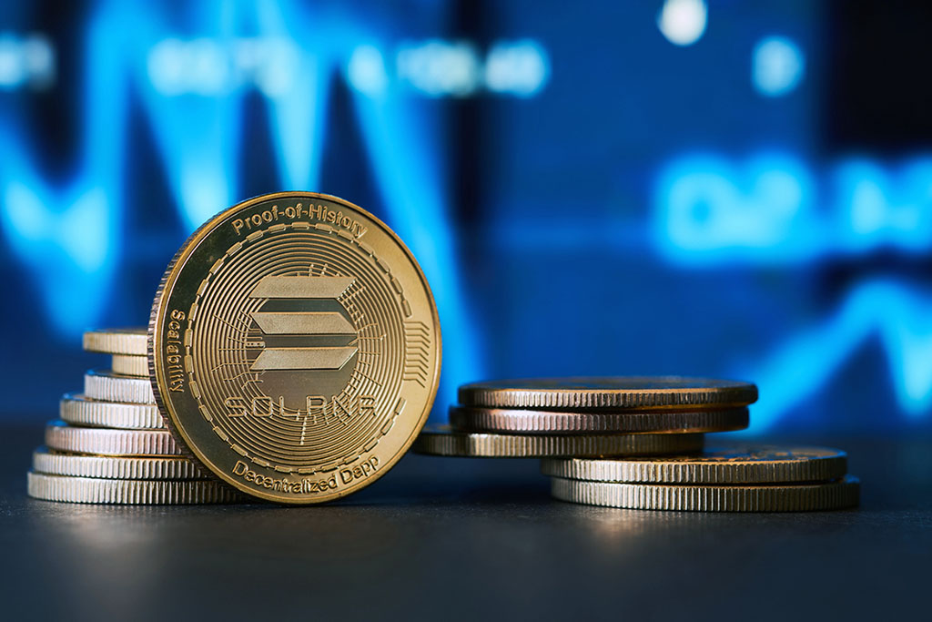 Solana Price Eyes New Rally with Potential Break Above $162