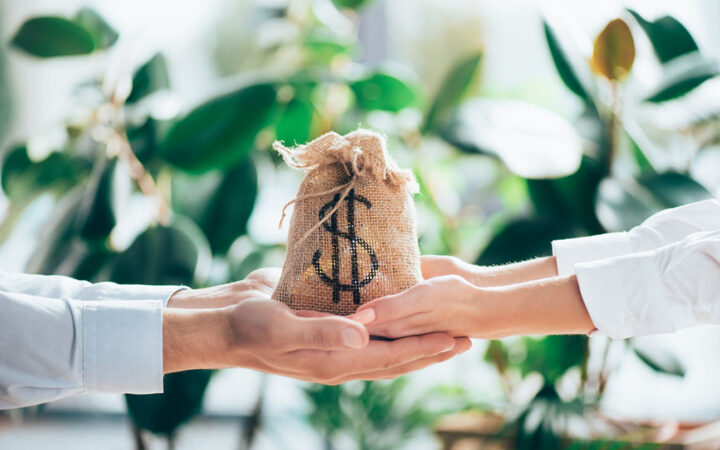 Report: Crypto Executives Plan $100K Fundraiser for Harris