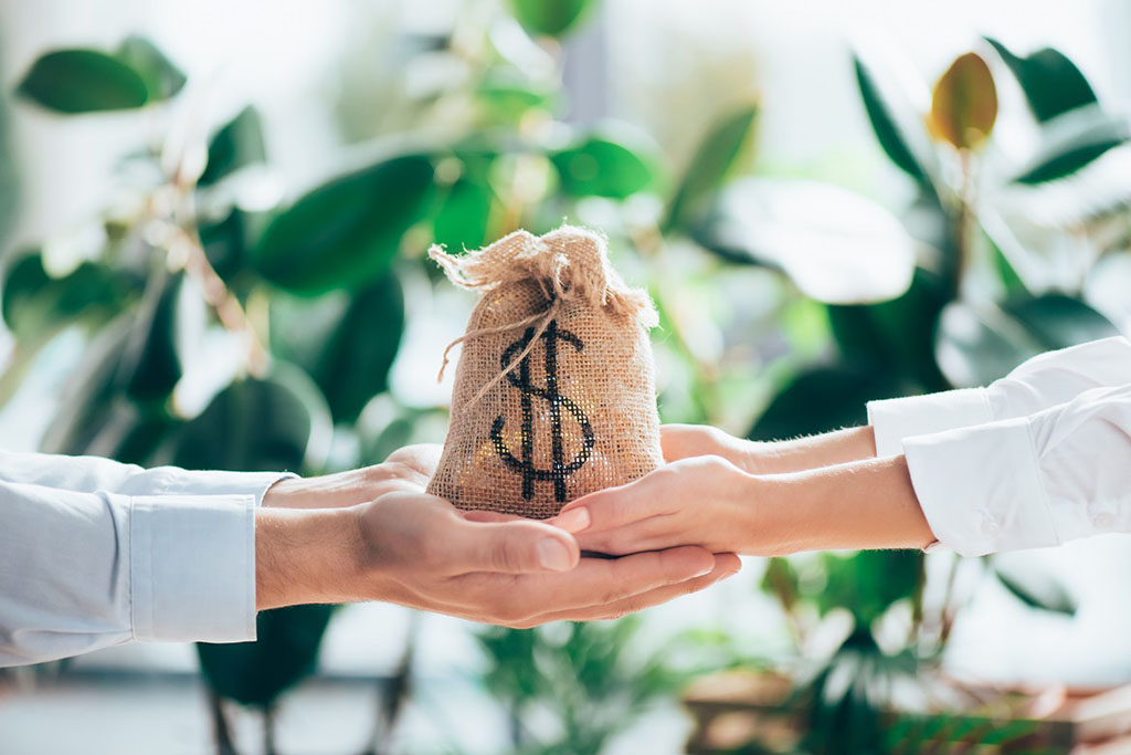 Report: Crypto Executives Plan $100K Fundraiser for Harris