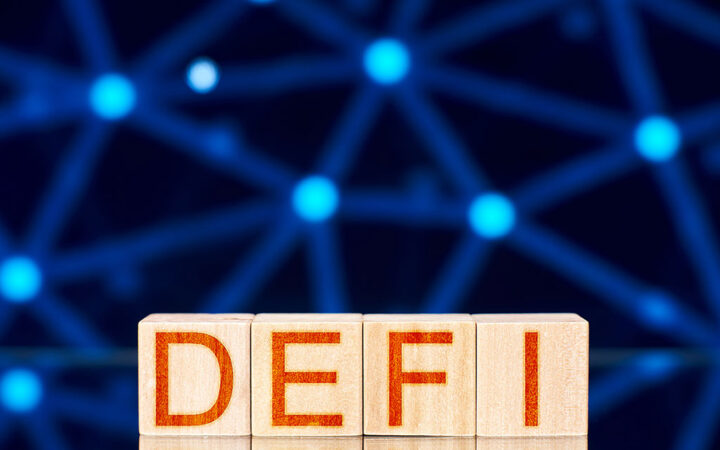 DeFi Fees Plunge 24% in August amid Declining Yield Strategies
